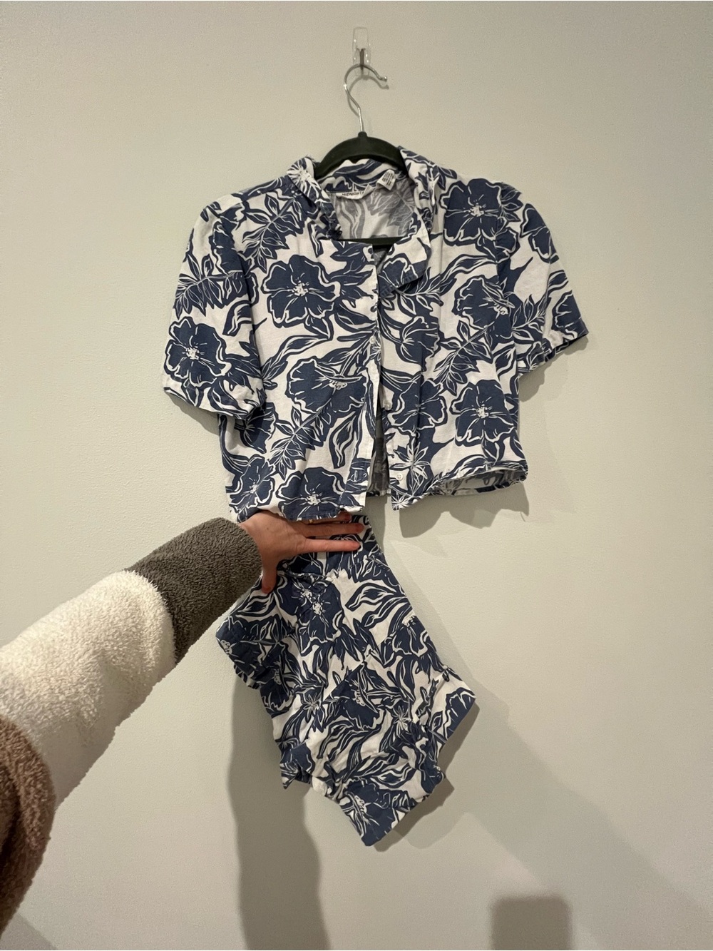 H&M Navy and White Smocked Waist Floral Skirt